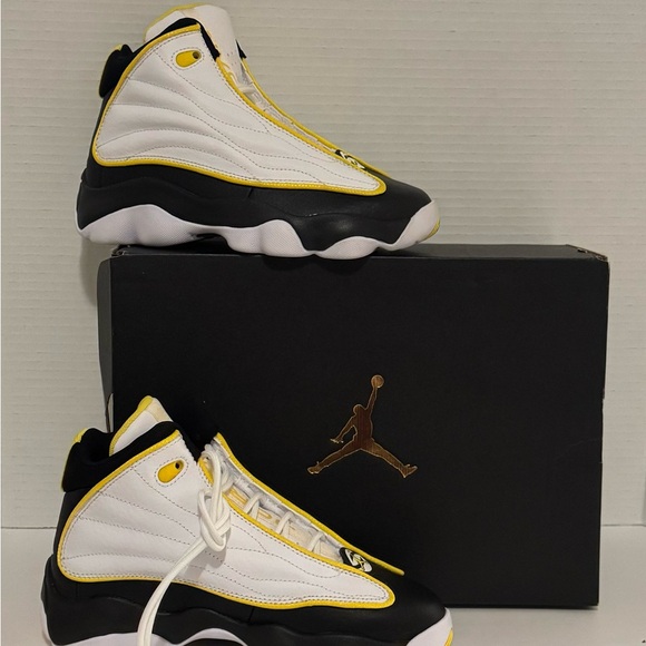 Nike Air Jordan New with box. Yellow, black, white - Picture 2 of 2